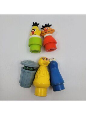 Fisher Price Play Family Sesame Street Lot - Big Bird Ernie Burt Cookie Oscar